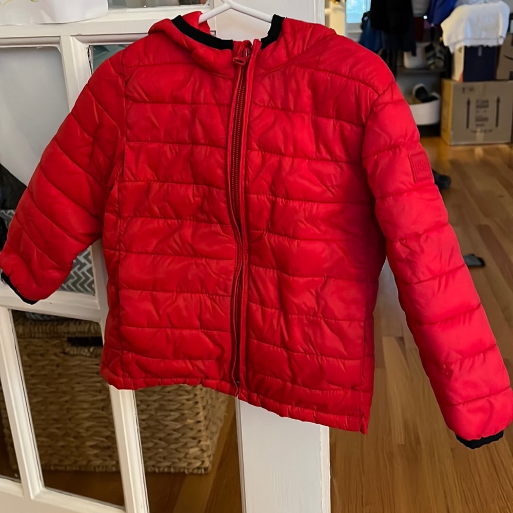 Baby Gap size 2T red with black primaloft jacket